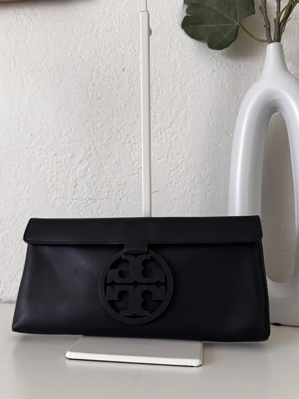 Tory Burch Miller Clutch in Black leather